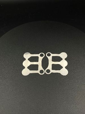 La fábrica modifica las placas de acero inoxidables de la válvula para requisitos particulares según la placa de la válvula de los dibujos del cliente